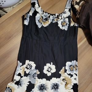 Dressbarn dress size 14 Petite Black with flowers